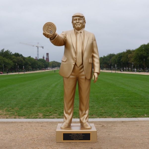Статуя Трампа